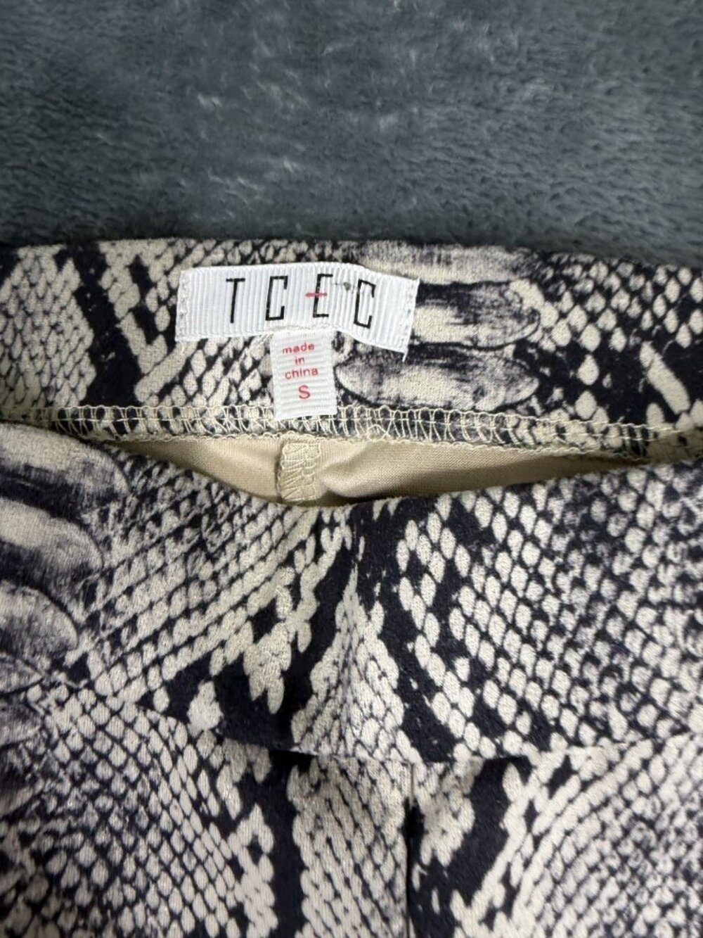 TC Womens Black & Beige Snake Print Leggings Zipper Detail Size S - Picture 3 of 10